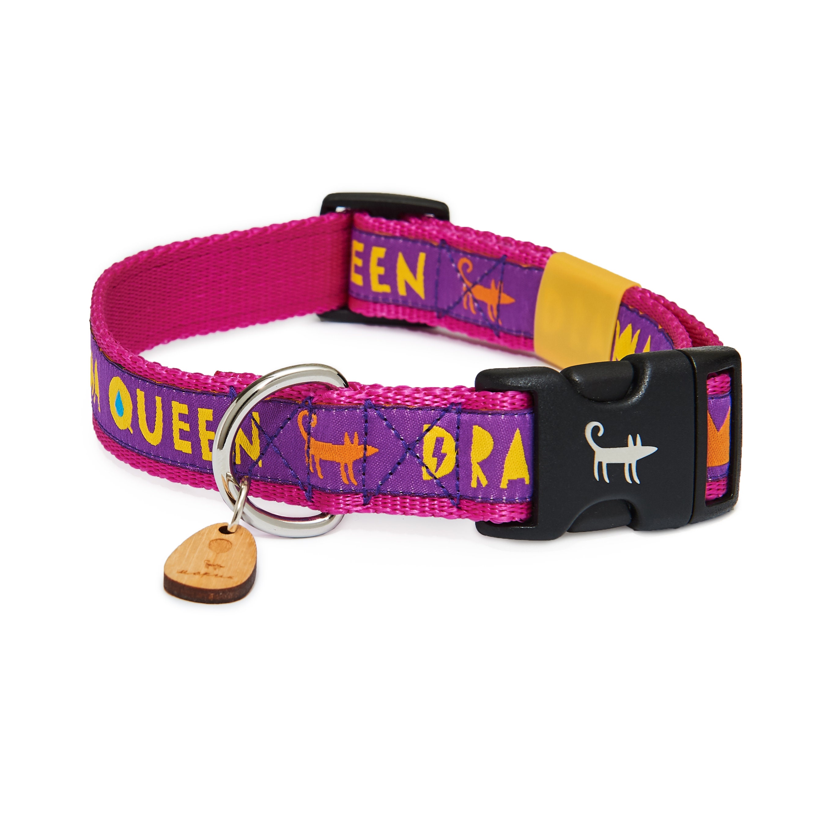 queen dog collar
