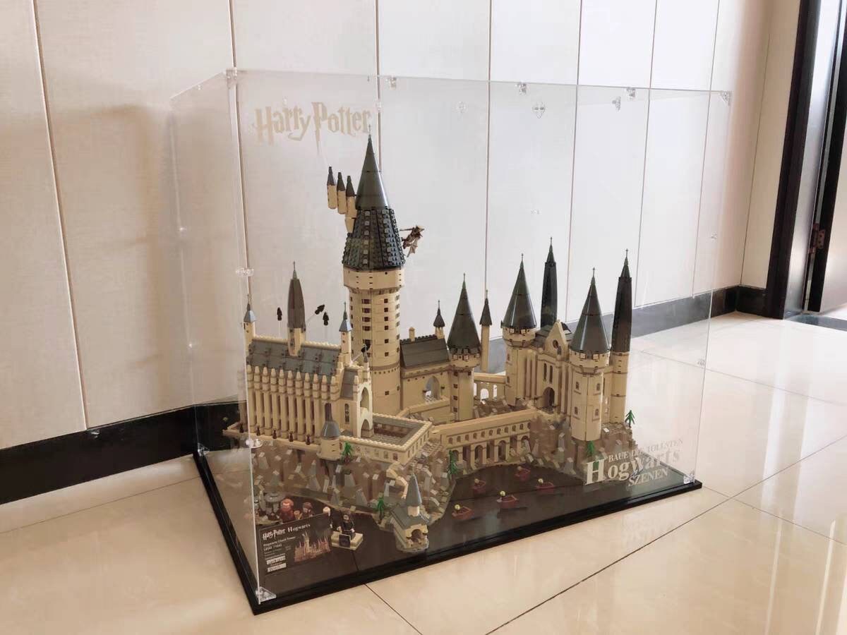 LEGO® Harry Potter: Hogwarts Castle (71043) Display Case