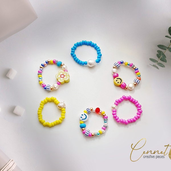 Happy Loops | Pink | Handmade Ringe | Echte Süßwasserperlen | Rocaillesperlen | Smiley | Perlenring | Poppig | Bunt | Neon | Preciosa