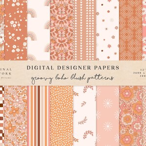 Può includere: Un set di 12 carte digitali con motivi groovy boho blush. I motivi includono disegni floreali, forme geometriche ed elementi astratti. Le carte misurano 30,5 cm per 30,5 cm e 300 DPI.