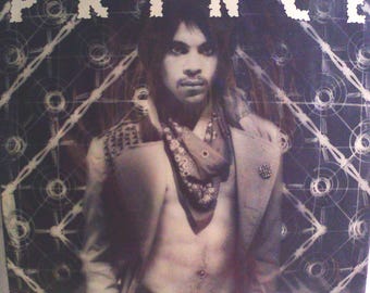 Disco de vinil "Dirty Mind" do Prince, década de 1980.