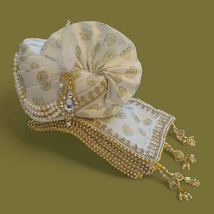 Paisley Printed Groom&#39;s Safa Stole Set, Traditional Dulha Safa Pagri with Stole/Dupatta, Premium Wedding Collection (Off-white Colour)