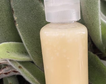 White palm oils Mayanga white palm kernel nourishes the skin