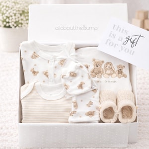 Cesta de ropa unisex para bebé, set de regalo en caja | Regalo para baby shower / Pelele opcional | Juguete de apego