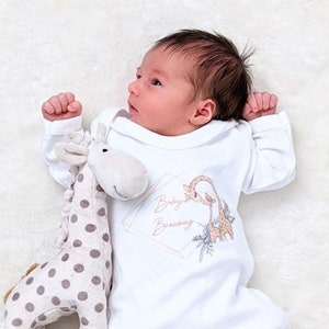 Personalised Mum & Baby Giraffe Wreath Baby Clothing Babygrow Sleepsuit Vest Bodysuit Baby Hat Blanket Gift Box Unisex Newborn Baby Gift image 4