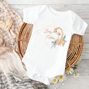 Personalised Mum & Baby Giraffe Wreath Baby Clothing (Babygrow Sleepsuit Vest Bodysuit Baby Hat Blanket Gift Box | Unisex Newborn Baby Gift)