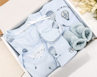 Blauwe jongens babykleding slofjes cadeauset l mand l baby shower cadeau boxpakje l babypakje l babycadeau l mand l nieuwe babycadeau l nieuwe baby