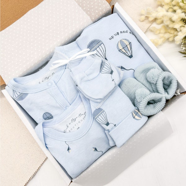 Blaue Jungen Baby-Kleidung Optional Booties Geschenk-Set l Hamper Babypartygeschenk Schlafanzug l Strampler l Baby-Geschenk l Hamper l Neues Geschenk l Neues Baby