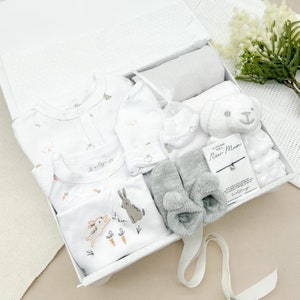 New Baby Unisex Gift Hamper with Booties Gift Wrapped Set l Baby Shower l Sleepsuit Babygrow Hat Mittens Booties l Baby Gift Boy Girl Cream Bunnies Lux