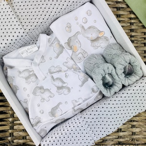 Elephant Bubbles New Baby Unisex Gift Wrapped Clothing Set with Grey Booties Hamper Babygrow Boy Girl Unisex Gender Neutral Baby Newborn image 1