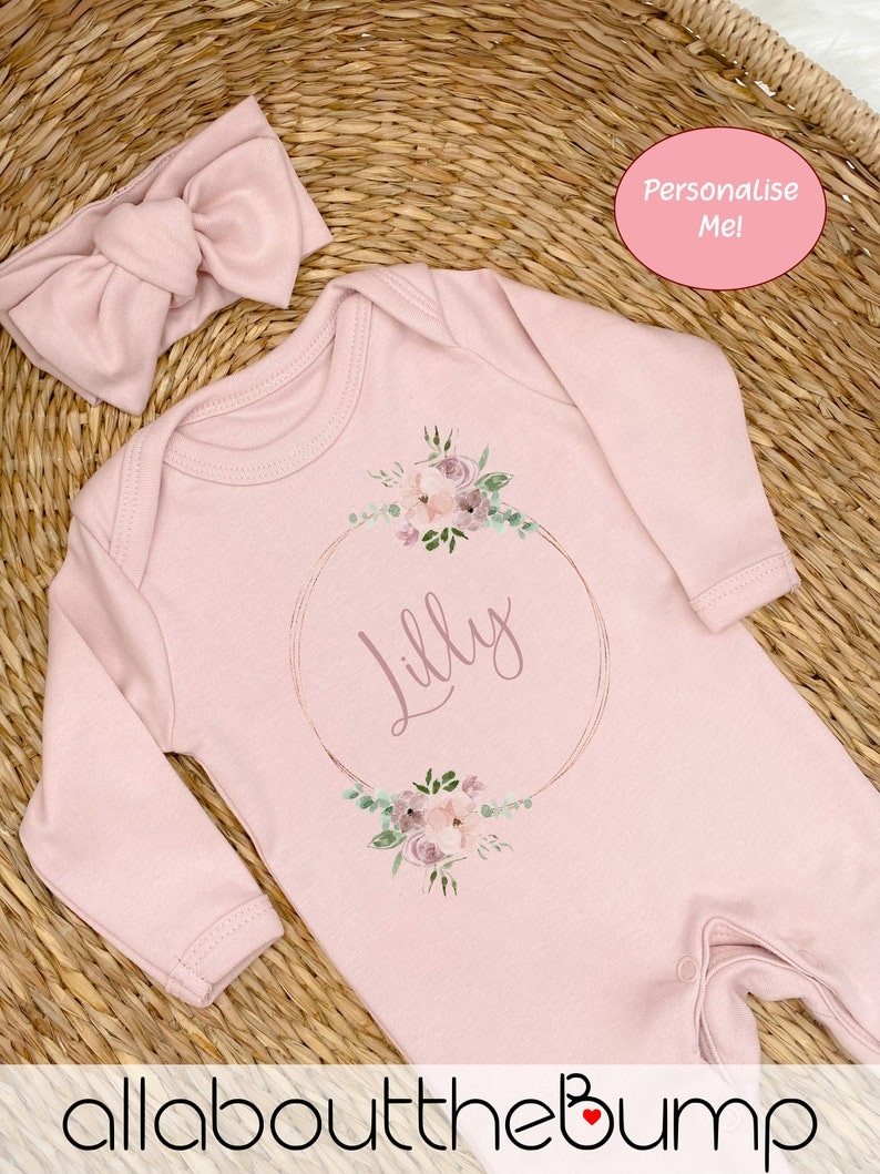 Traje personalizado de bebé con anillo de oro rosa oscuro body de chaleco de traje de dormir de babygrow / regalo de nueva niña / regalo de regreso a casa del hospital Babygrow: Dusky Pink