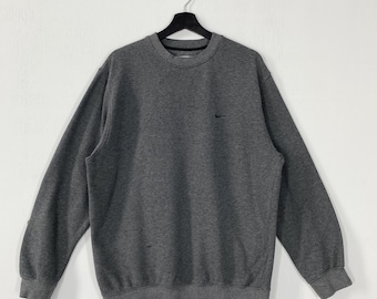 Felpa vintage Nike con scollo rotondo, pullover Nike Air Sportswear, maglione Nike Swoosh con logo ricamato, grigio grande
