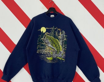 Vintage 90er Jahre Outdoor Outfitters Sweatshirt Fish Crewneck Toller Amerikanischer Pullover Pullover See Und Holz Fisch Print Logo Blau Large