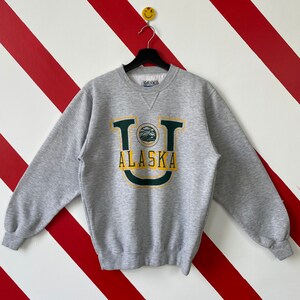 RayAndAnnShop Fairbanks Alaska Sweatshirt Vintage Embroidered Crewneck, Oversized Retro Sweater