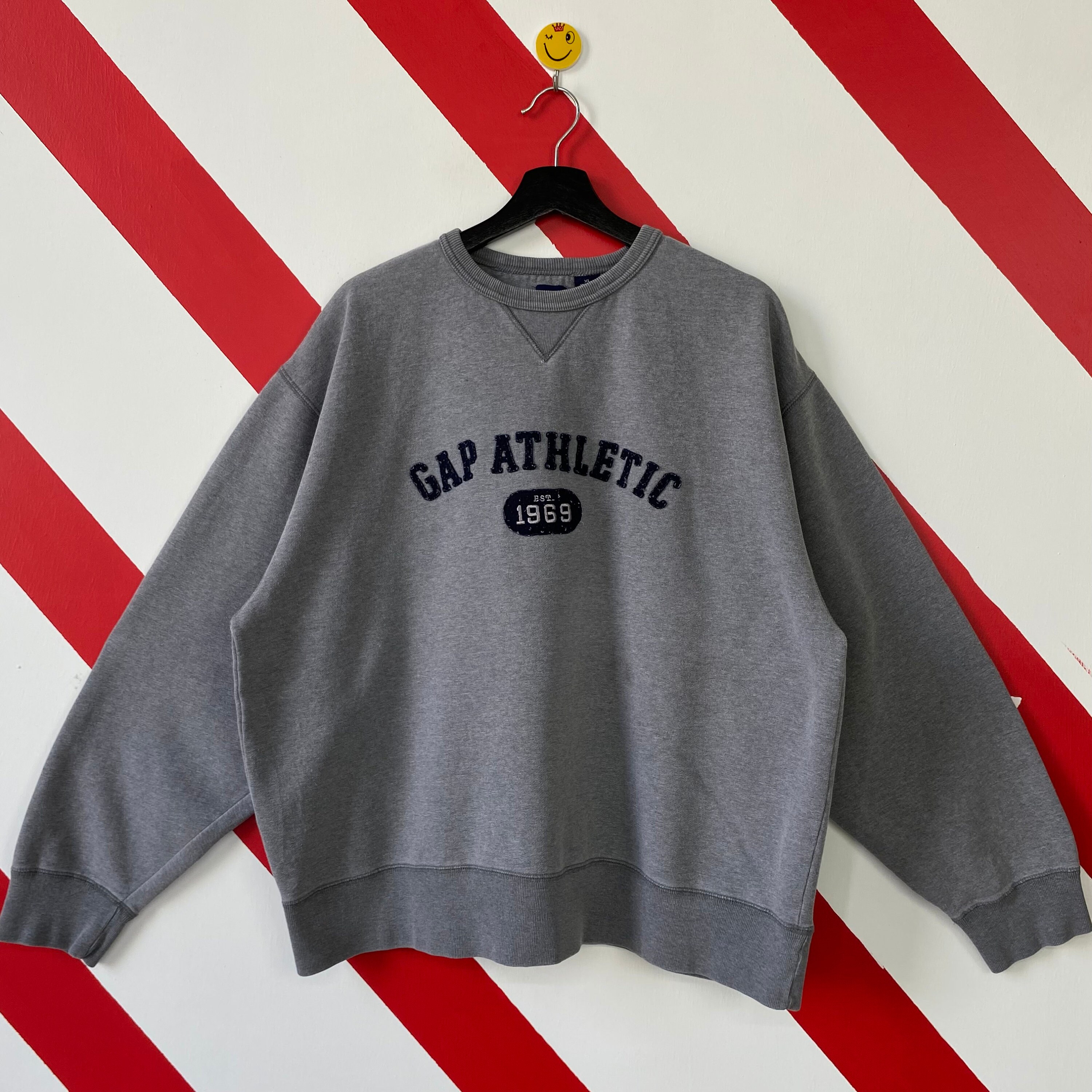 gap est 1969 sweatshirt