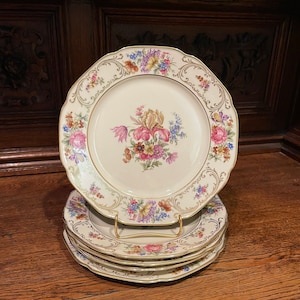 10” Wettin Scalloped Dinner Plate by Tirschenreuth Bavaria Germany