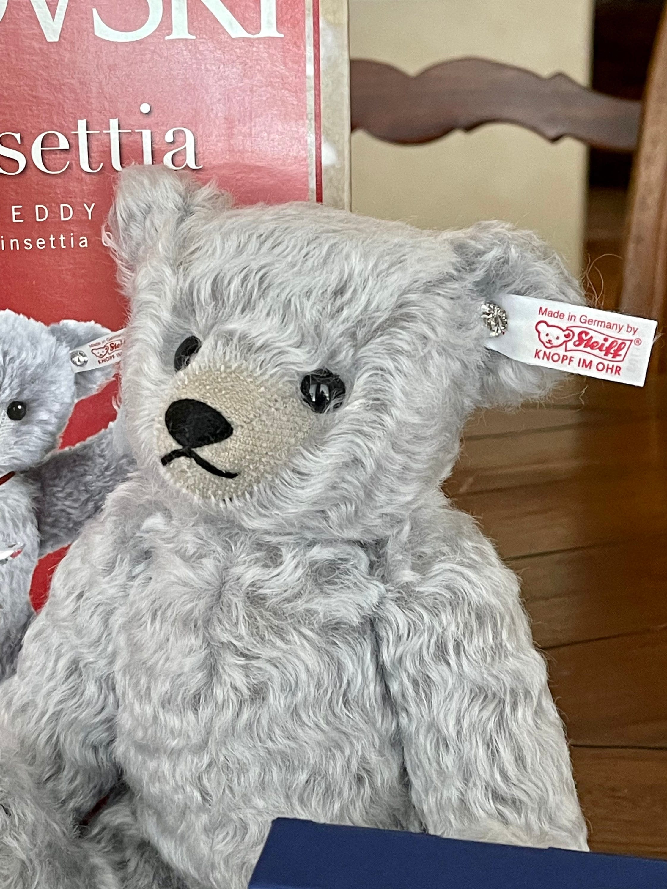 Steiff “poinsettia” 681103 Silver Mohair 10” Bear With Swarovski