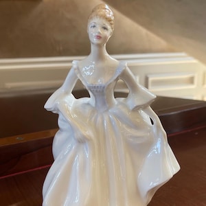 Royal Doulton 1988 Alyssa Figurine HN 4132 English Bone China