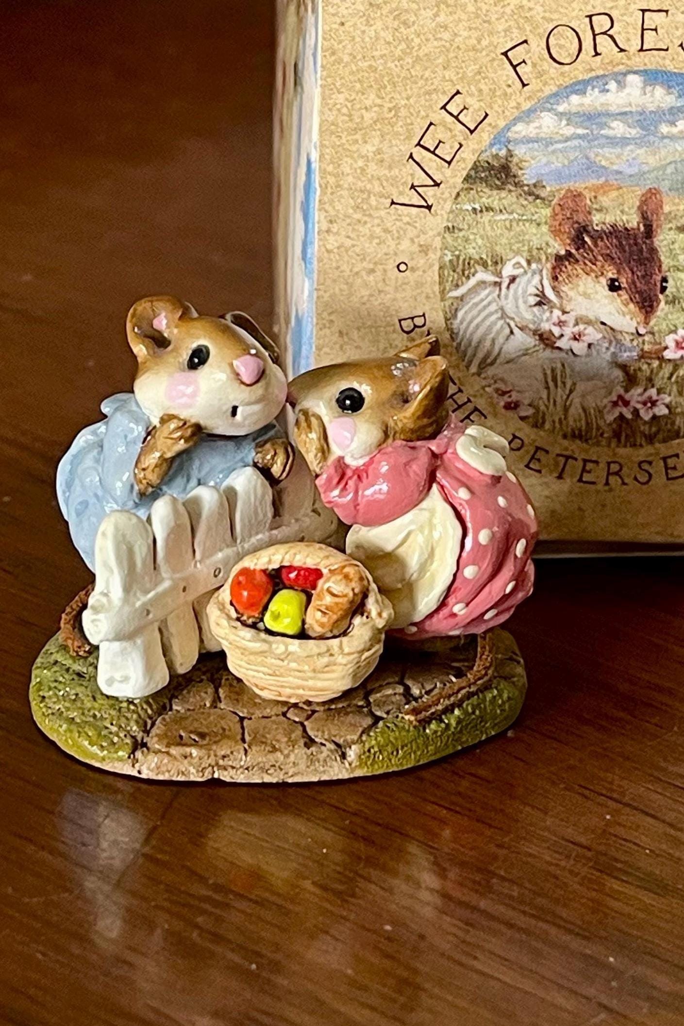 Wee Forest Folk Sharing Secrets 1985 Annette Petersen With Box M