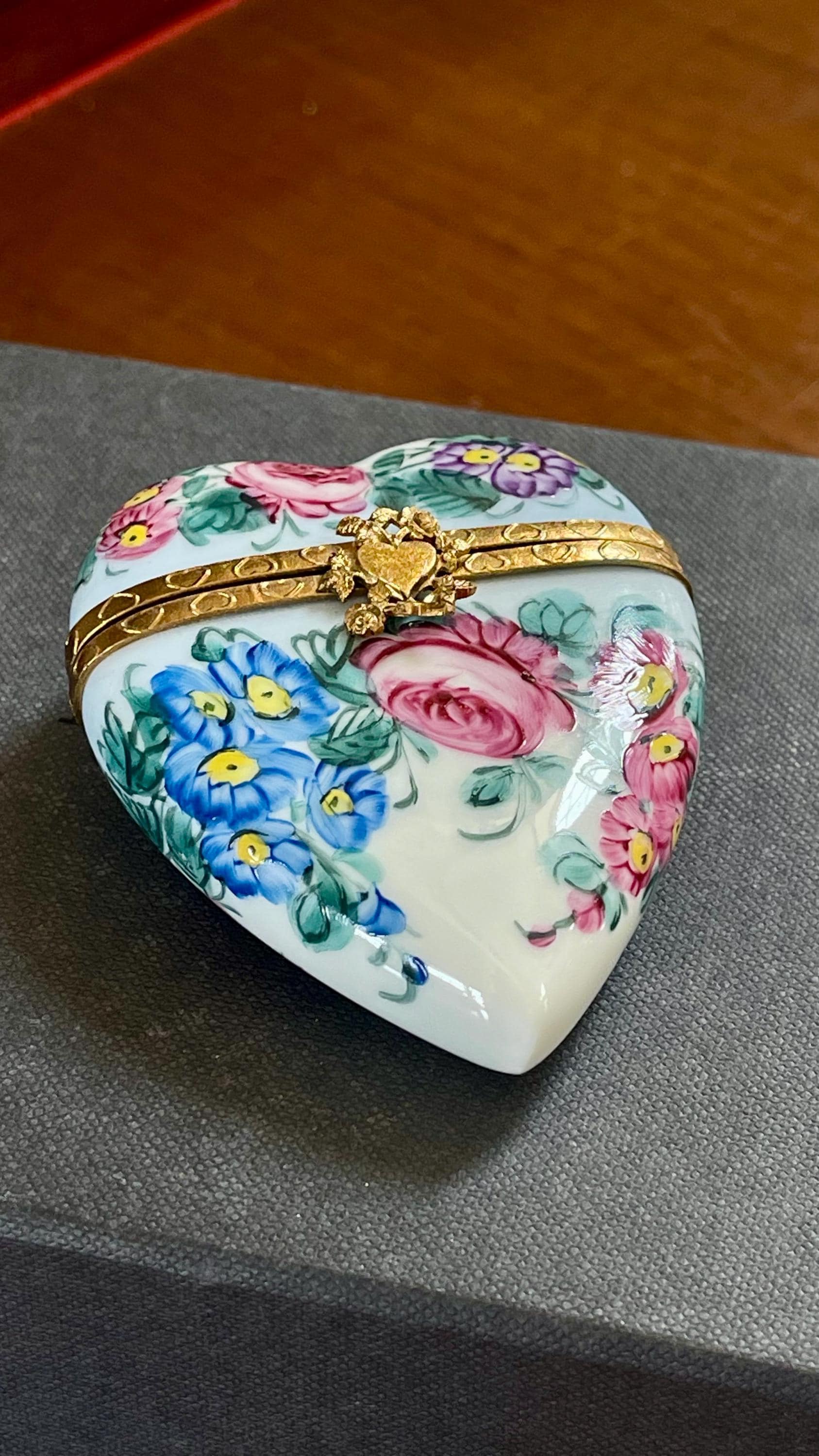 Limoges Porcelain Heart Box; Limoges Trinket Box; Collectible