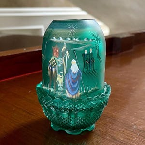 Lampe fée en verre, peinte à la main, édition limitée, naissance d&#39;un sauveur, le voyage, Fenton, 2000 ; bougeoir Fenton ; bougie chauffe-plat ; Noël Fenton