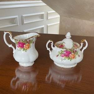 Vintage Royal Albert Made in England Old Country Roses Covered Sugar Bowl and Creamer; Made in England Old Country Roses
