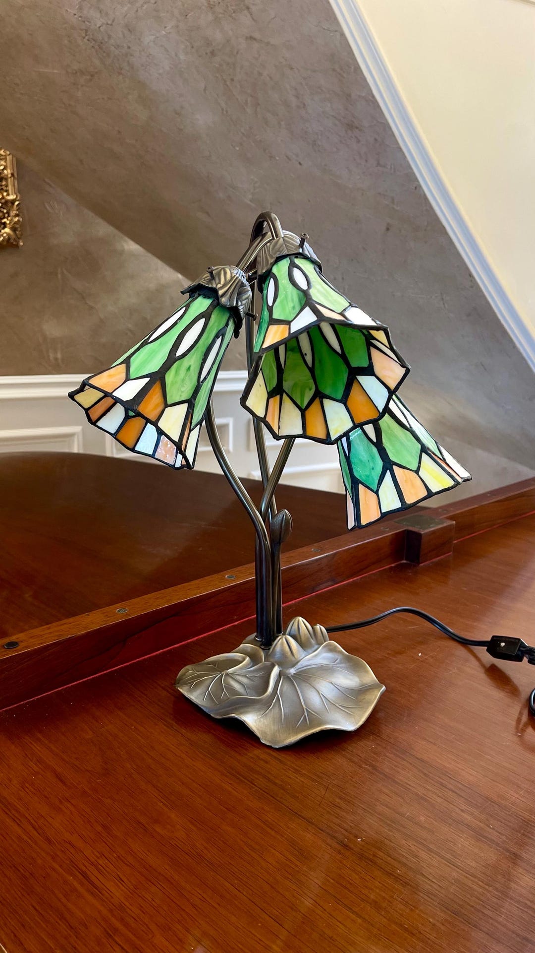 3シェードのPond Lillyステンドグラス ティファニースタイル 15 1/2