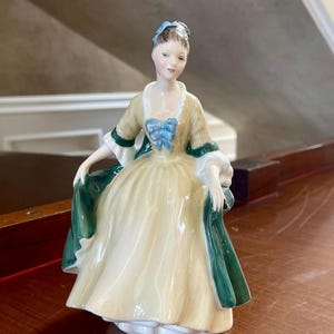 Royal Doulton “Elegance” Figurine HN2264 English Bone China 1960
