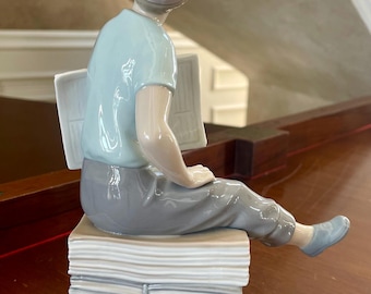 NAO by Lladro 新聞配達少年 磁器製フィギュア スペイン製 - Etsy 日本