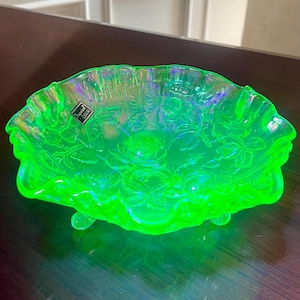 Imperial Uranium Glass Ipen Skål med Rosenfot