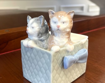 ヴィンテージ リヤドロ「猫のお昼寝」フィギュア（モデル番号 5640