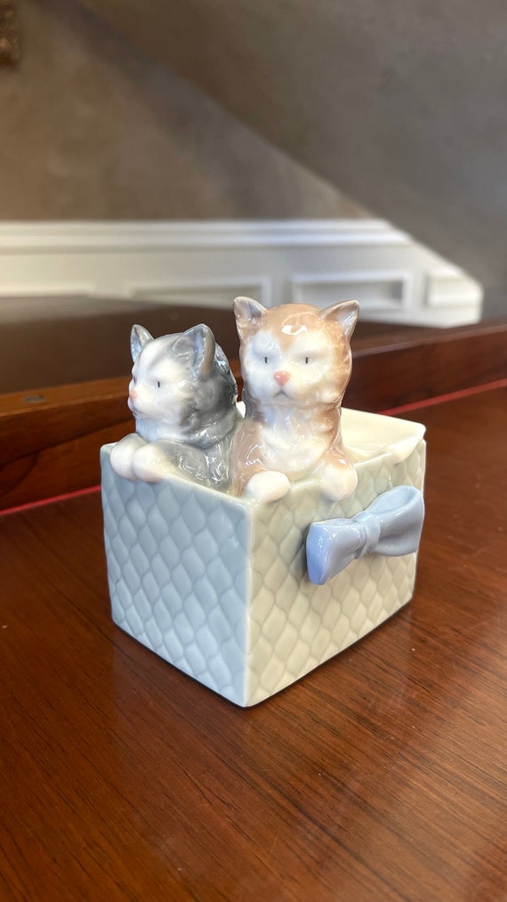 NAO 猫 くま 置物 LLADRO NAO by Lladro “purr-fect Gift” Porcelain Figurine #1080 Made in