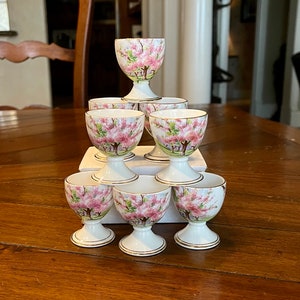 Conjunto raro de 8 peças Royal Albert Blossom Time Egg Cups; Blossom Time Egg Cup