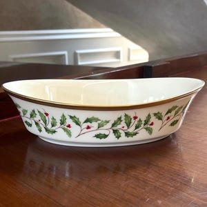 Lenox Holiday (Dimension) Bol à légumes ovale de 10 po. avec bordure dorée États-Unis