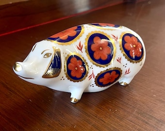 Royal Crown Derby Old Imari Pig Paperweight; Royal Crown Derby Pig