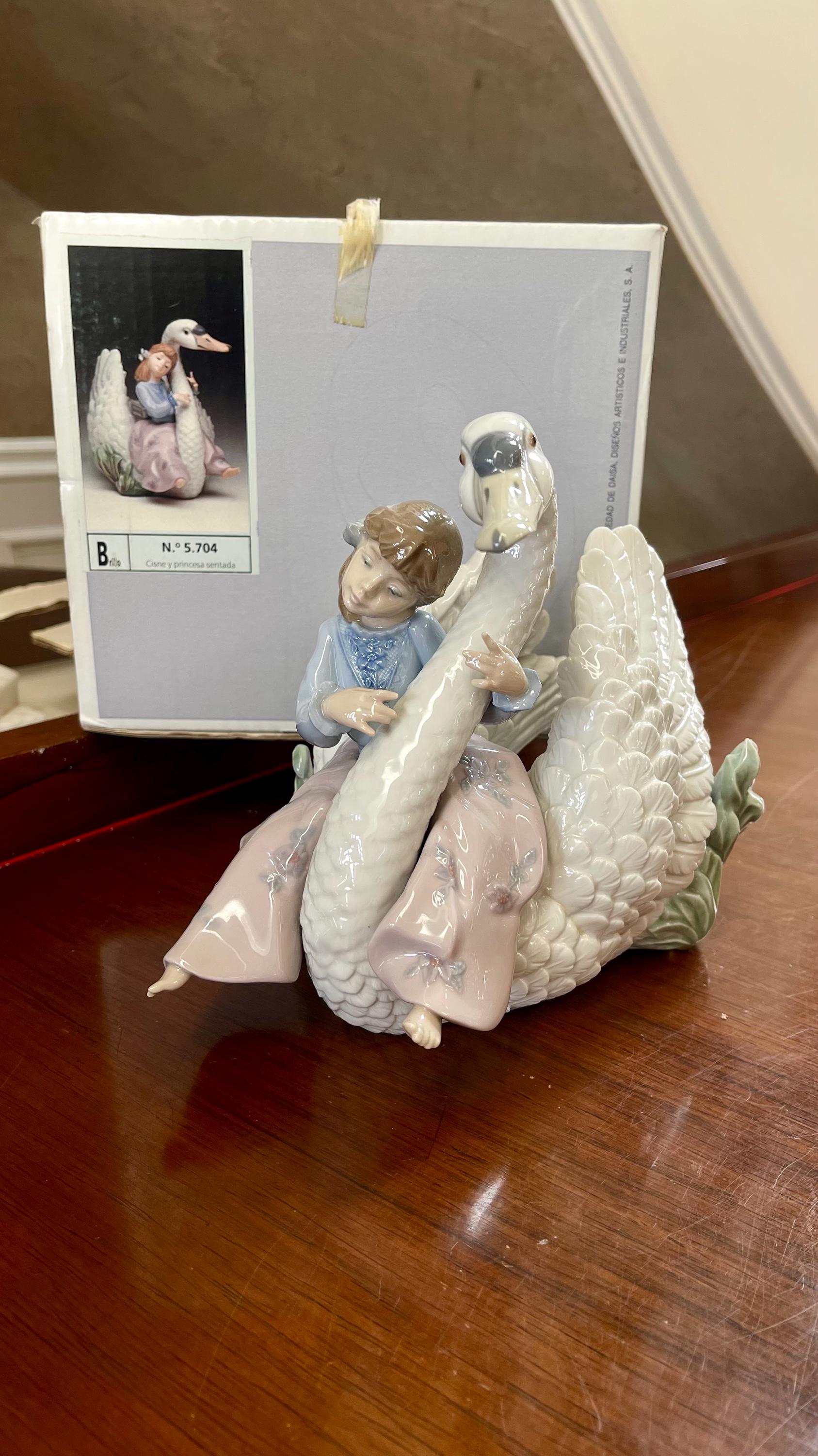 Buy Lladro “swan Song” 5704 Porcelain Figurine Mint Condition in
