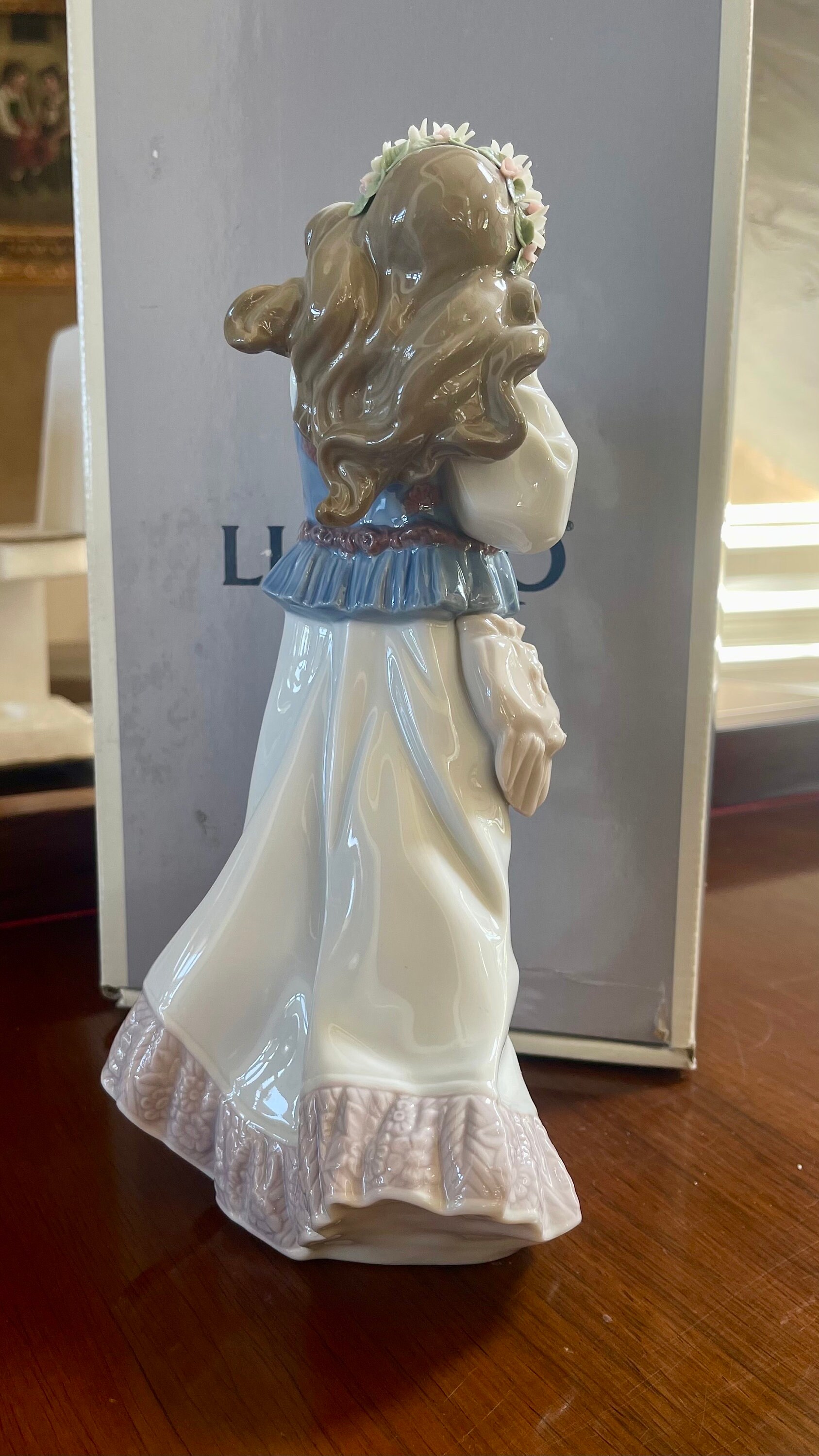 リヤドロ「過去の夏の夢」6401 磁器の置物 花付き 新品同様 オリジナル