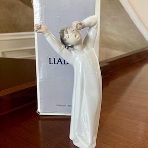 Lladro “Boy Awaking” #4870 Porcelain Figurine Mint In Box
