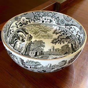 Spode Black Italian 9 3/8” Salad Serving Bowl Made in England