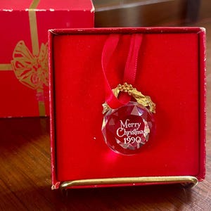 Swarovski Crystal 1990 Christmas Ornament by Giftware Suite
