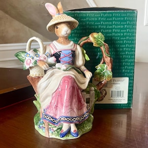 Fitz & Floyd Old World Rabbits Teapot Mint Condition in Box
