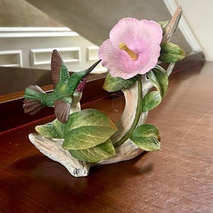 Andrea by Sadek Hummingbird With Hibiscus Figurine 9772 Made in Japan