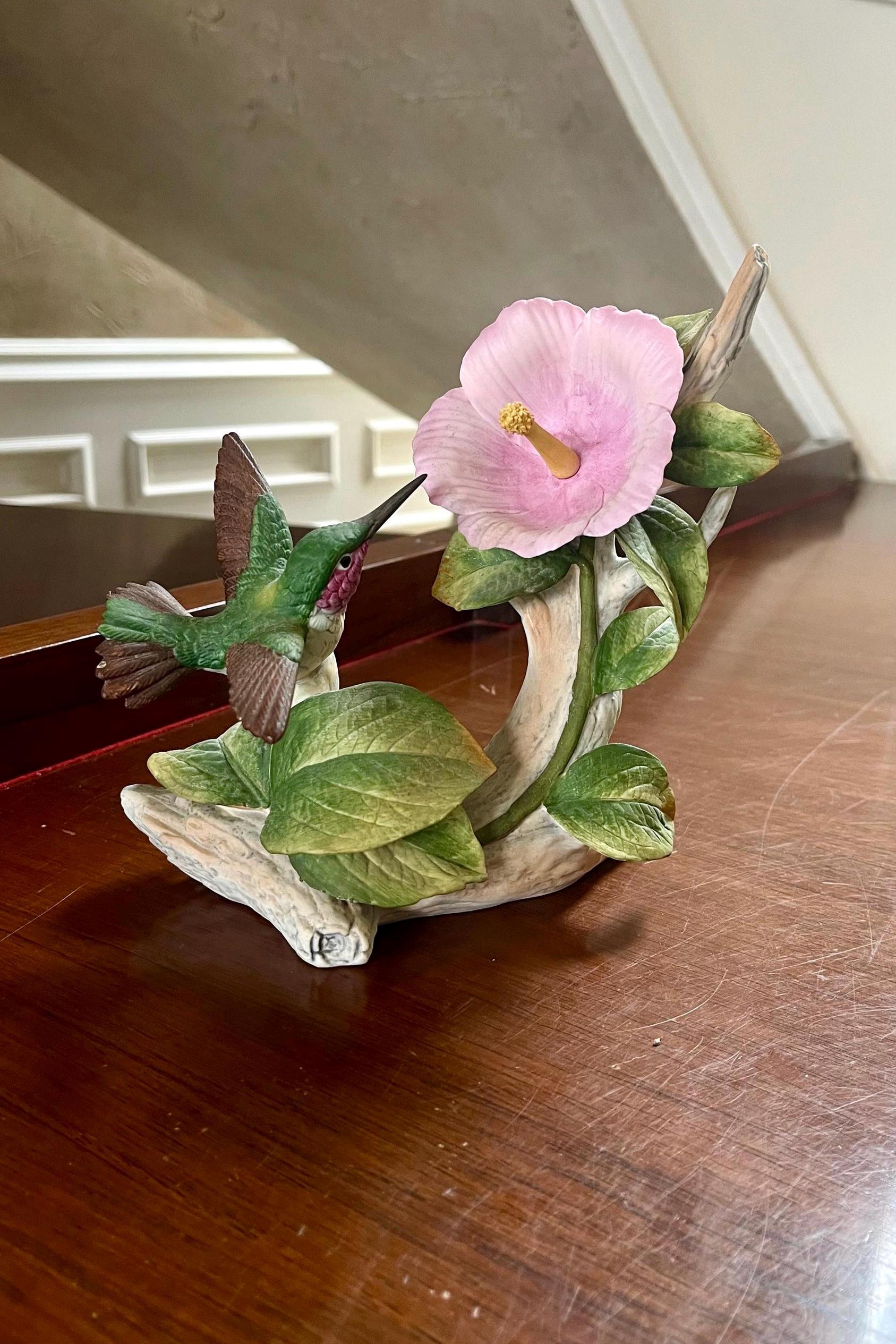 Andrea by Sadek Hummingbird With Hibiscus Figurine 9772 Made in
