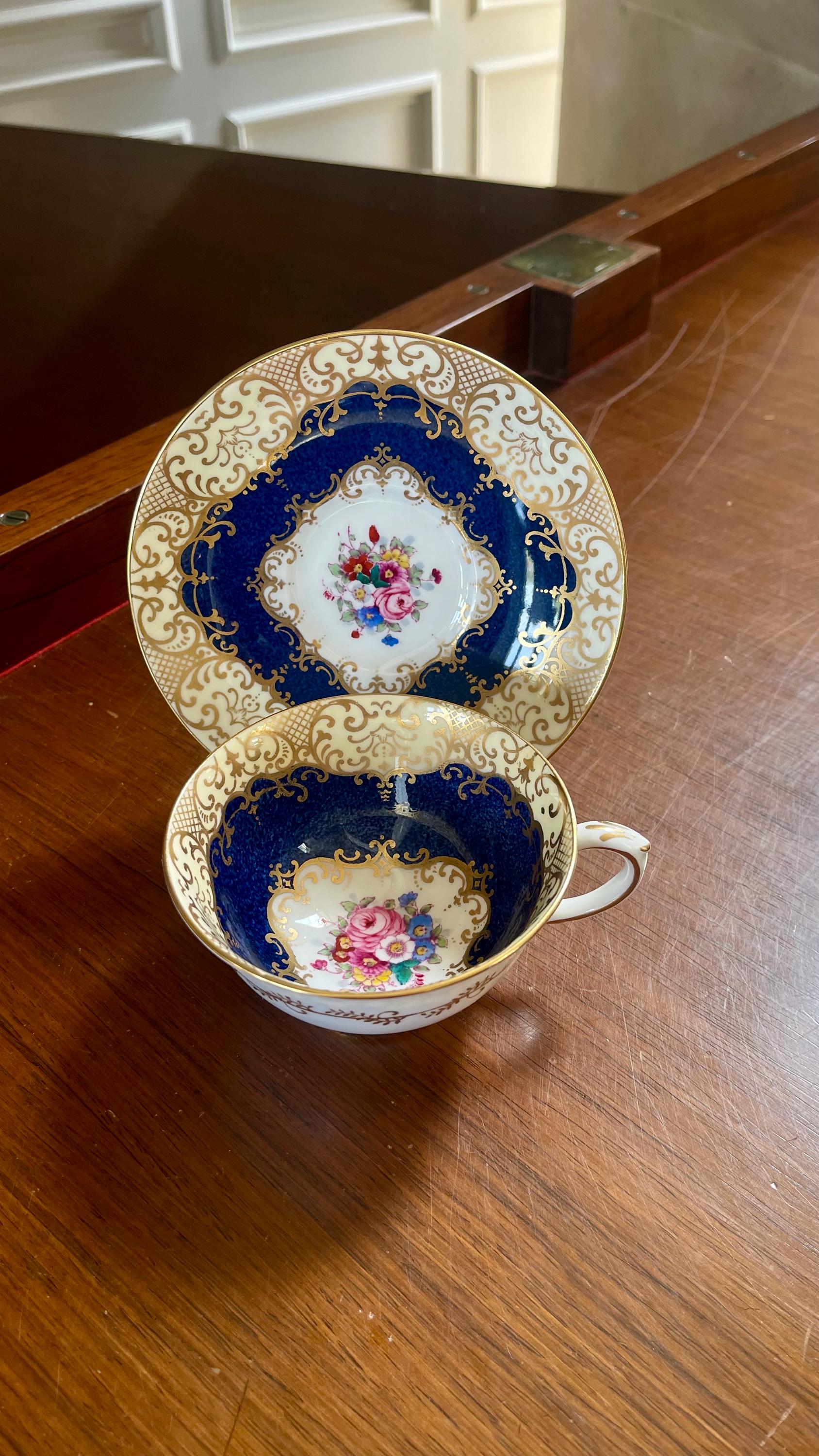 Crown Staffordshire エッグカップ Crown Staffordshire Egg Cup - Etsy