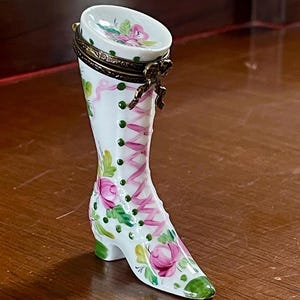 Limoges Porcelain Victorian Ladies Shoe Box; Limoges Trinket Box; Collectible Limoges; Limoges France; Hand Painted