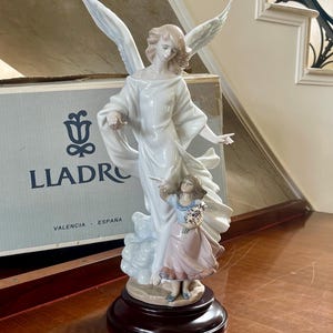 Lladro “Guardian Angel” 6352 Porcelain Figurine Mint Condition In Original Box