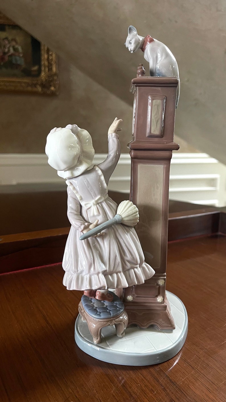 Lladro Bedtime 5347 Porcelain Figurine Girl With Clock and Cat image 5