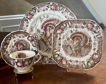 Johnson Brothers His Majesty 4 Piece Place Setting Made in England 10 Available