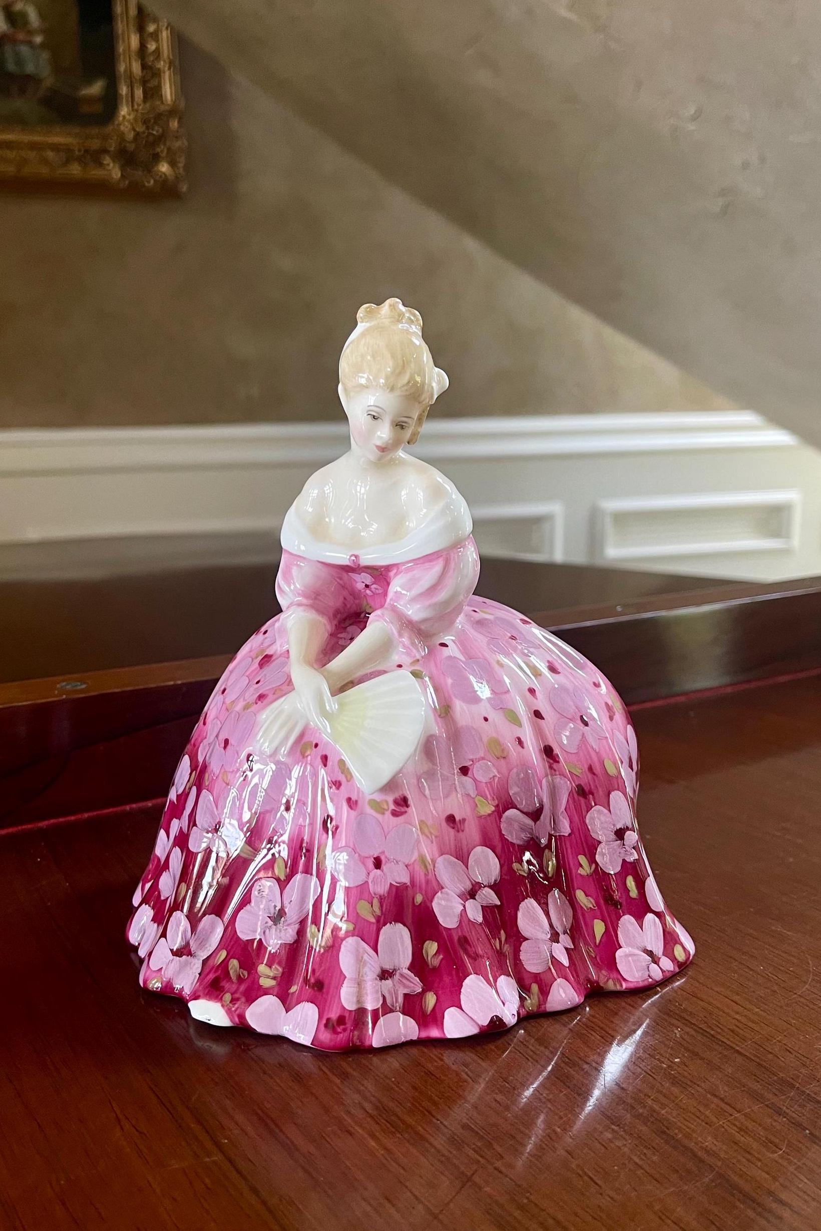 Royal Doulton 1972 “victoria” Figurine HN2471 English Bone