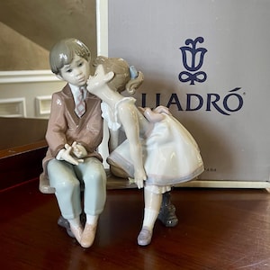 Lladro First Kiss #7635 Porcelain Figurine 1995 Mint Condition In Original Box